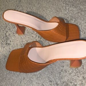 Never worn brown heels